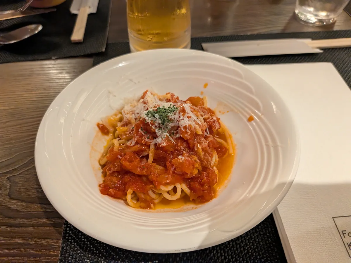 本格的なトマトソースのスパゲティ