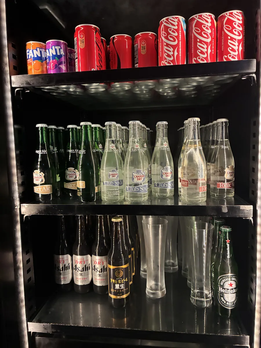 ヒルトン大阪ラウンジ 冷蔵庫 アサヒ Heineken Canada Dry コカ・コーラ
