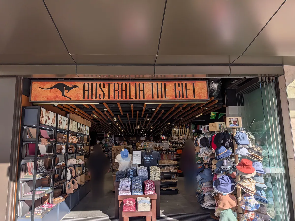 サーキュラーキー近くのお土産店 Australia the Gift の店頭