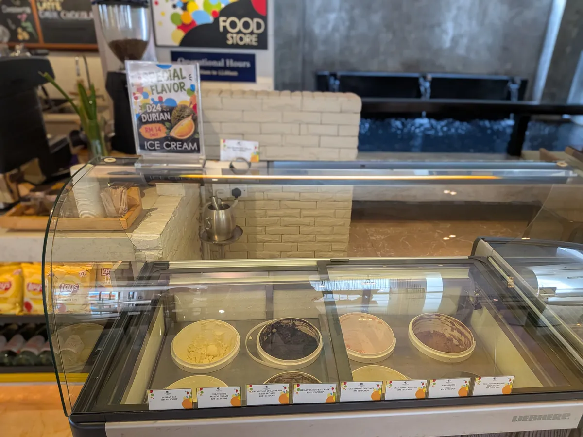 売店のアイスクリームのショーケース