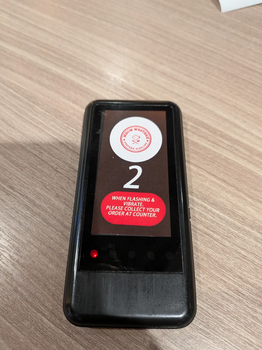 フードコートで渡される呼び出し用のページャー端末